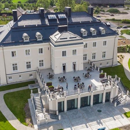 Palac Komierowo Sępólno Krajeńskie Екстериор снимка