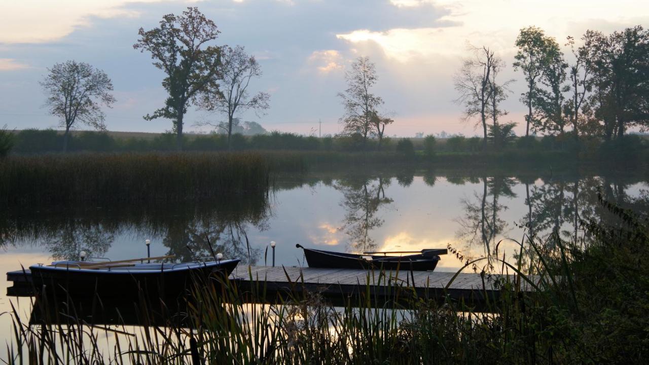 Palac Komierowo Sępólno Krajeńskie Екстериор снимка