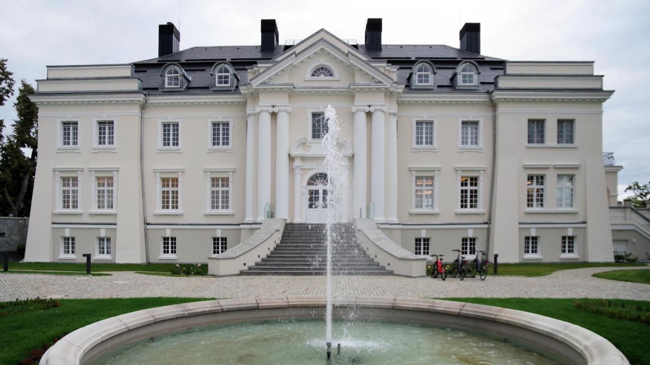Palac Komierowo Sępólno Krajeńskie Екстериор снимка